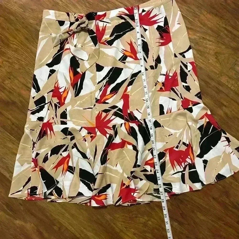Knee Length Faux Wrap Skirt With Multicolored Floral Tropical Print Size XL - Picture 4 of 9